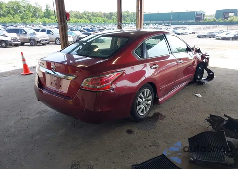 2015 Nissan Altima 2.5 S z USA, uszkodzony, nr VIN 1N4AL3AP0FC435476